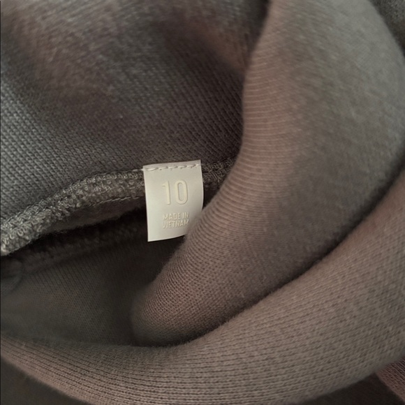 Essentials Fear of God State Hoodie in moss 10 big kids - Picture 10 of 13